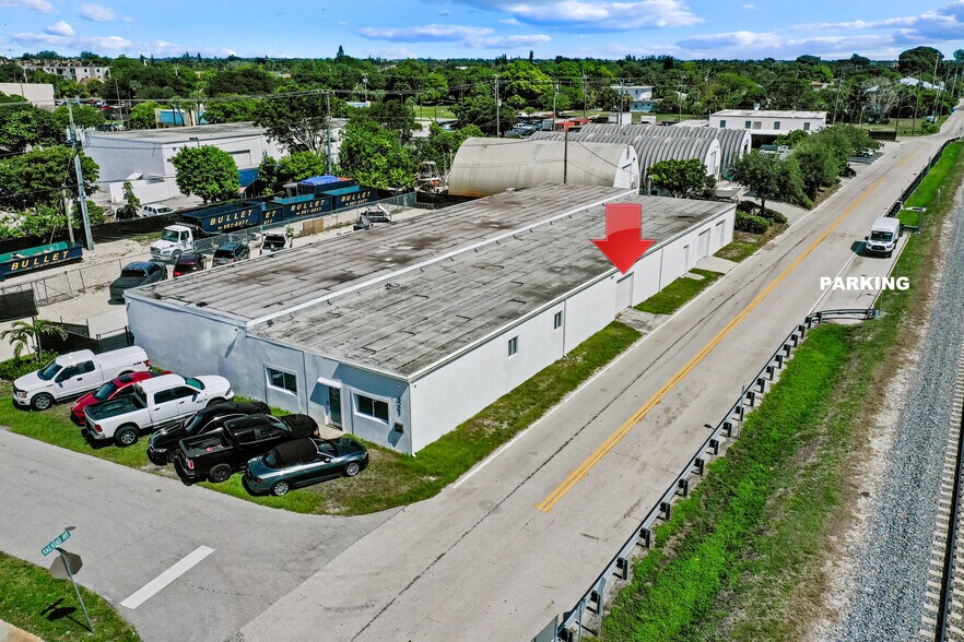 421 NE 7th Ave, Boynton Beach, FL à louer - Photo de l’immeuble – Image 2 sur 14