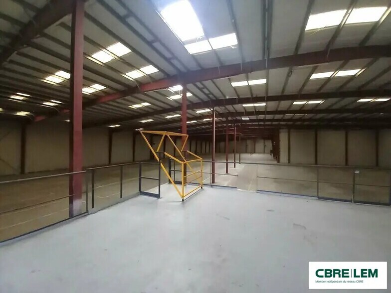 Industriel/Logistique dans Rots à vendre - Photo intérieure – Image 2 sur 7