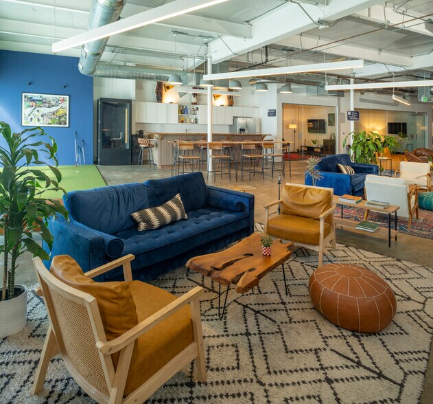 12211 W Washington Blvd, Los Angeles, CA à vendre - Photo de l’immeuble – Image 3 sur 10