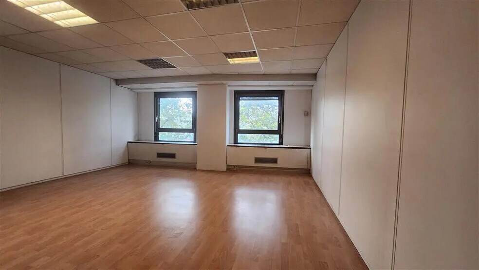 Bureau dans La Garenne-Colombes à louer - Photo de l’immeuble – Image 3 sur 6