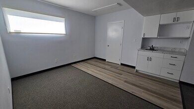 370 W 6th St, San Bernardino, CA à louer Photo intérieure– Image 2 sur 7
