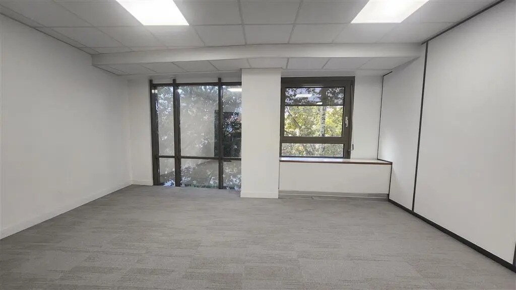 Bureau dans La Garenne-Colombes à louer Photo de l’immeuble– Image 1 sur 7