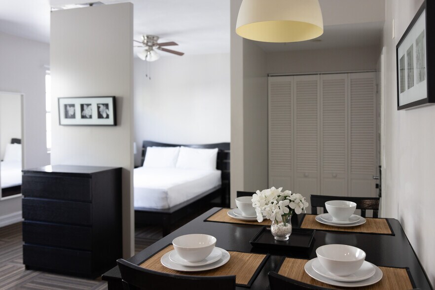 1130 Collins Ave, Miami Beach, FL à vendre - Photo intérieure – Image 3 sur 4