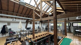 Plus de détails pour Local d'activités à louer