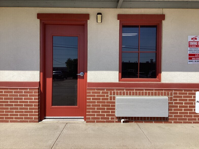 7410 Boulevard 26, Richland Hills, TX à louer - Photo de l’immeuble – Image 2 sur 8