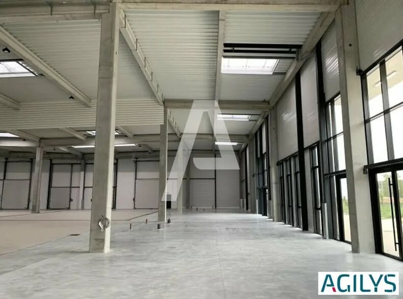 Bureau dans Noiseau à louer - Photo intérieure – Image 1 sur 9