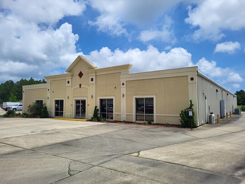 9344 Three Rivers Rd, Gulfport, MS à louer - Photo de l’immeuble – Image 1 sur 9