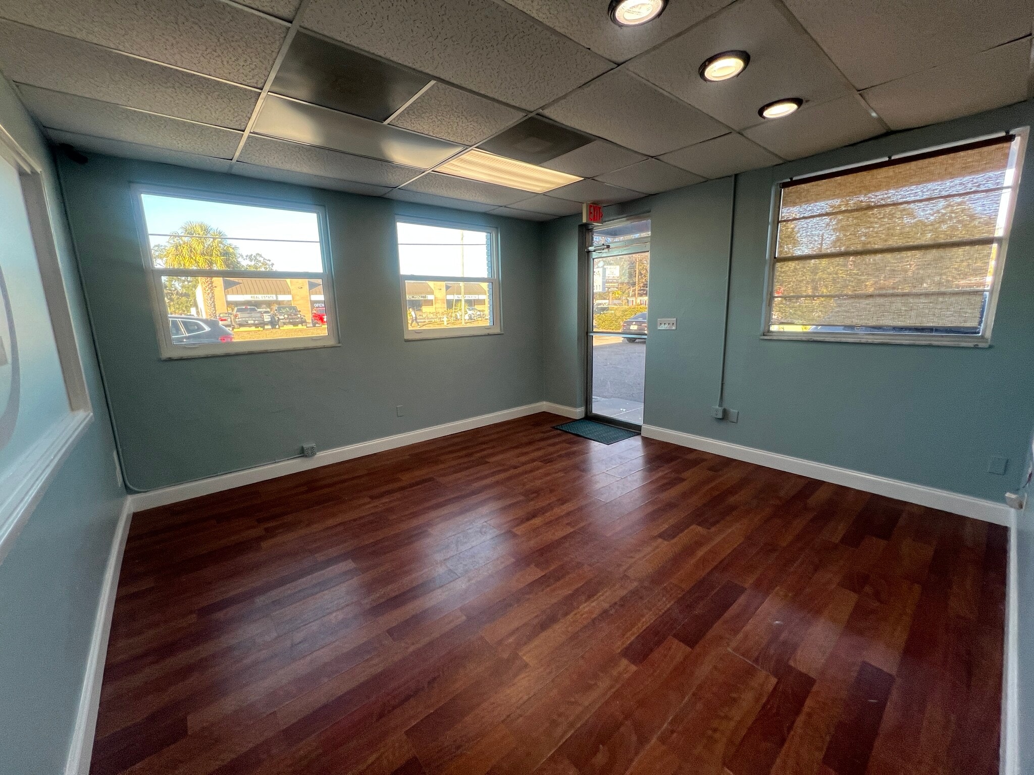 111 W Robertson St, Brandon, FL à louer Photo intérieure– Image 1 sur 12