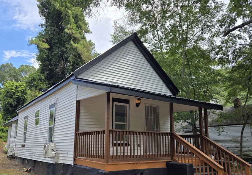 61 Sargent Farmer St, Newnan, GA à vendre - Photo principale – Image 1 sur 1