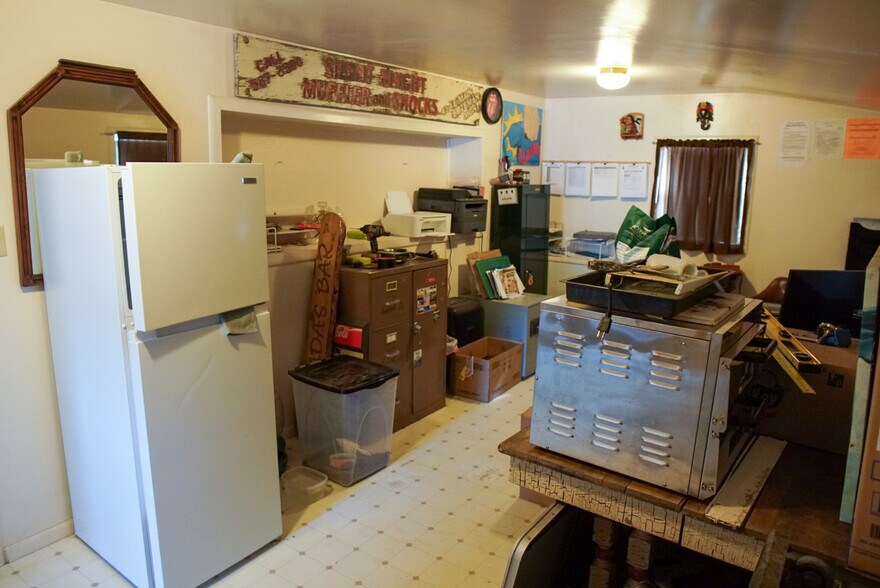 20 Forest Rd S, Martinsdale, MT à vendre - Photo de l’immeuble – Image 3 sur 28
