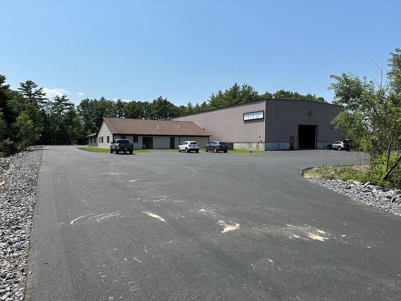 18 Hutcherson Dr, Gorham, ME à vendre - Photo de l’immeuble – Image 1 sur 3