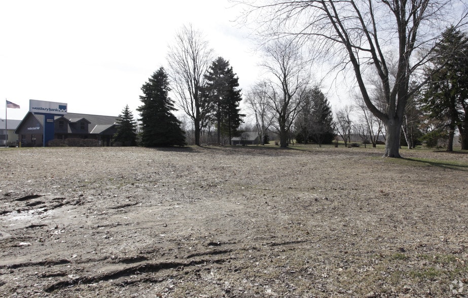 2509 W Washington St, West Bend, WI à vendre - Photo principale – Image 1 sur 2
