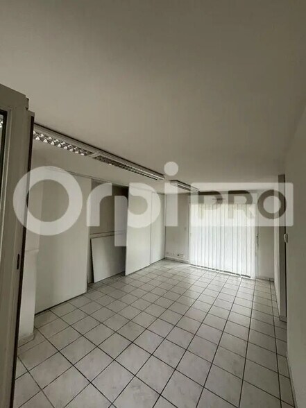 Bureau dans Saint-Vincent-de-Tyrosse à vendre - Photo de l’immeuble – Image 2 sur 4