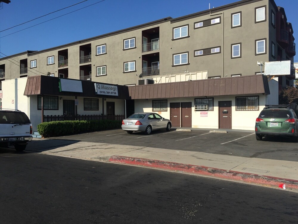 11120 Burbank Blvd, North Hollywood, CA à louer Photo principale– Image 1 sur 8