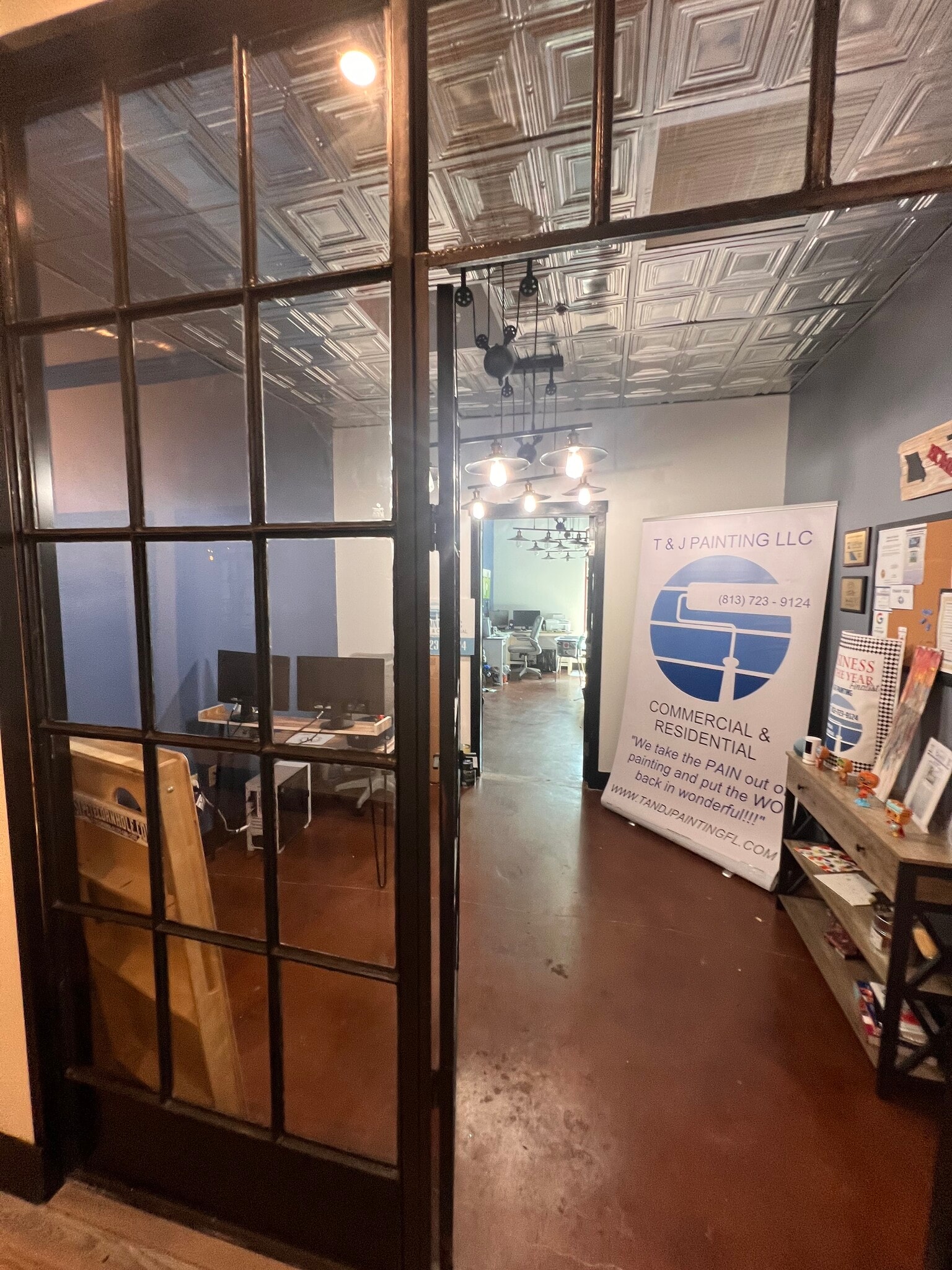 330 Pauls Dr, Brandon, FL à louer Photo intérieure– Image 1 sur 4