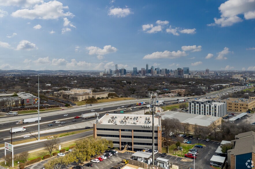 2211 IH-35 S, Austin, TX à louer - Photo de l’immeuble – Image 2 sur 6