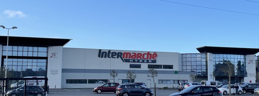 Local commercial dans Douarnenez à louer - Photo de l’immeuble – Image 1 sur 2