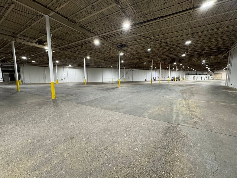 1030 E New York St, Indianapolis, IN à louer - Photo de l’immeuble – Image 3 sur 13