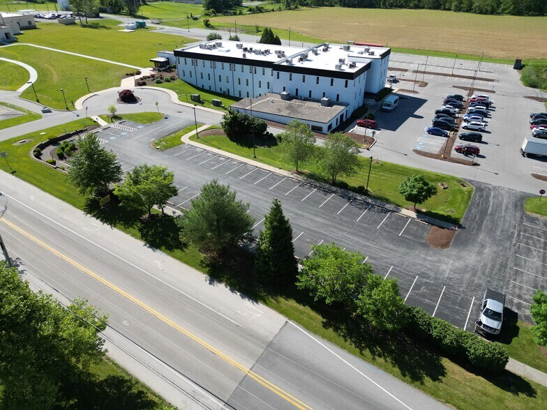 1011 W Baltimore Pike, West Grove, PA à louer - Photo de l’immeuble – Image 3 sur 4
