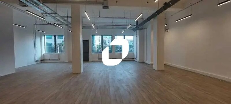 Local d’activités dans Saint-Denis à louer - Photo de l’immeuble – Image 2 sur 13