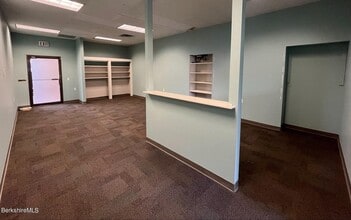 81 Main St, North Adams, MA à louer Photo intérieure– Image 2 sur 5