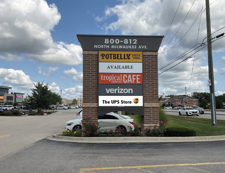 800-812 N Milwaukee Ave, Buffalo Grove, IL à louer - Photo de l’immeuble – Image 2 sur 5
