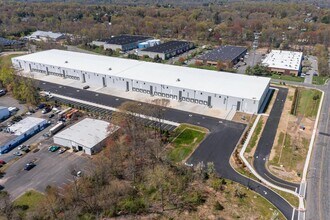 621-625 Corporate Way, Valley Cottage, NY - VUE AÉRIENNE vue de carte - Image1