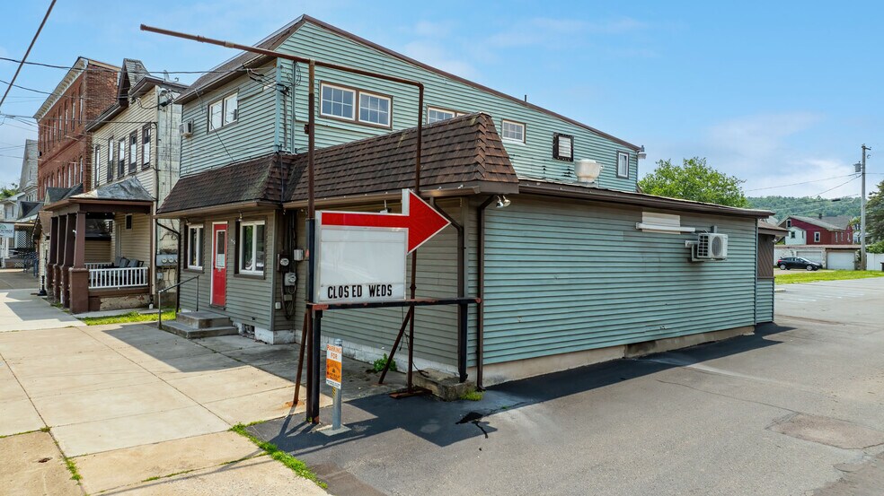 430 W 3rd St, Nescopeck, PA à vendre - Photo de l’immeuble – Image 3 sur 48