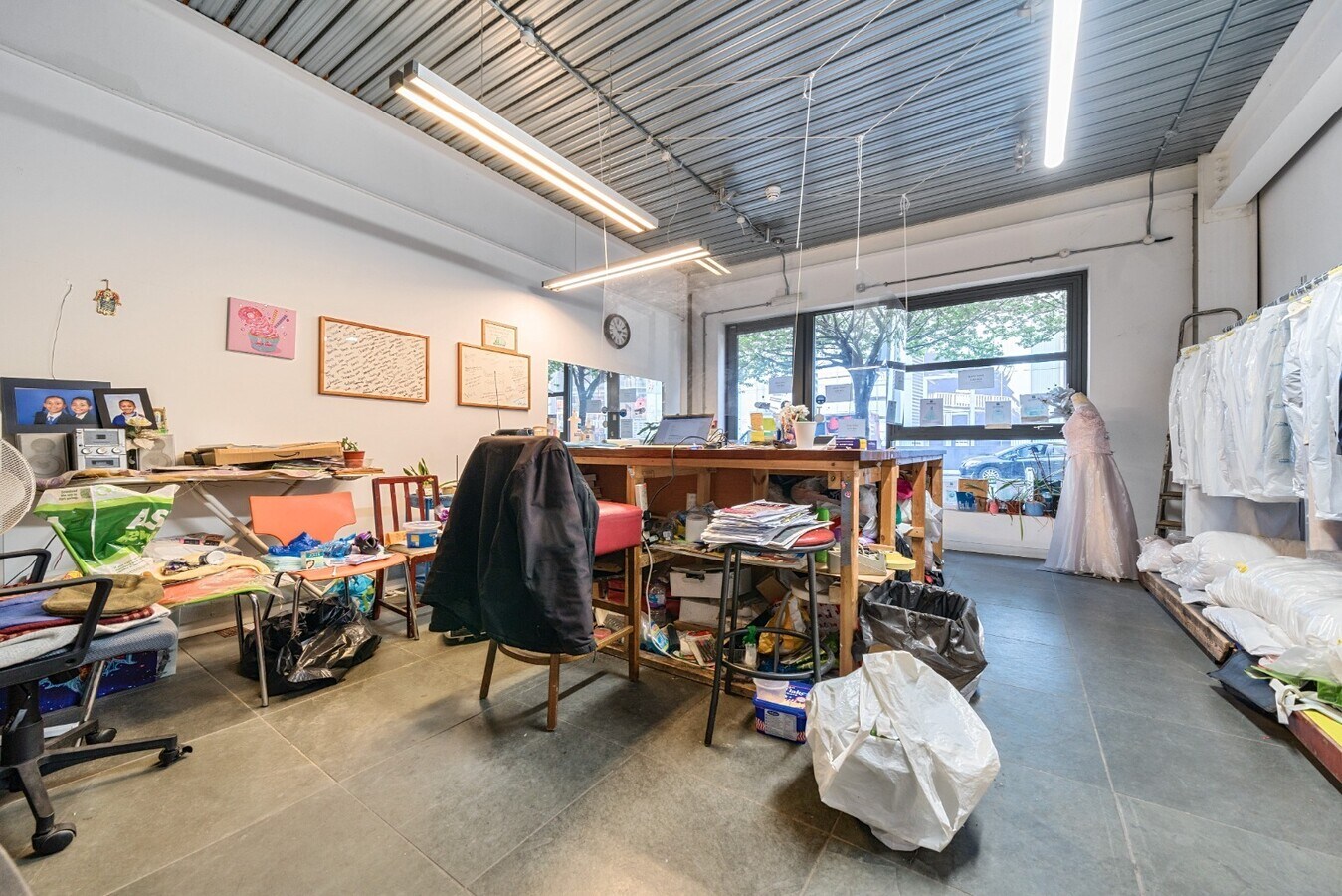 133-137 Creek Rd, Londres, LND SE8 3DB - Lot 135 - - Photo intérieure - Image 1 of 3