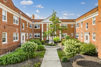 Plus de détails pour 20000 Van Aken Blvd, Shaker Heights, OH - Logement à vendre