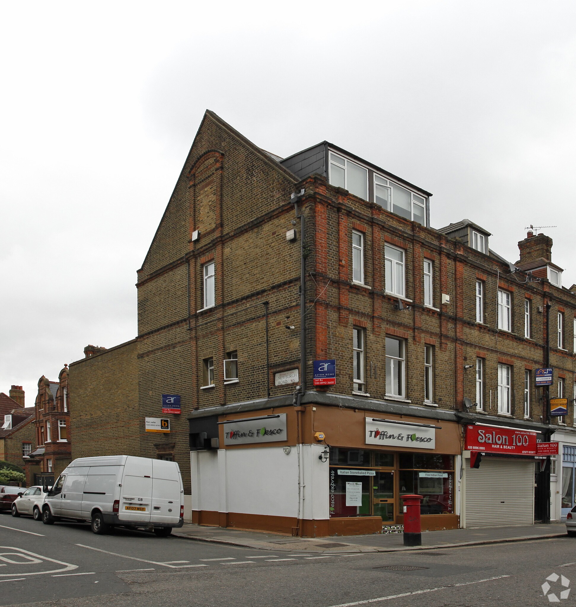 102 Churchfield Rd, Londres à vendre Photo principale– Image 1 sur 3