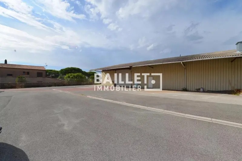 Industriel/Logistique dans Fréjus à vendre - Photo de l’immeuble – Image 2 sur 5