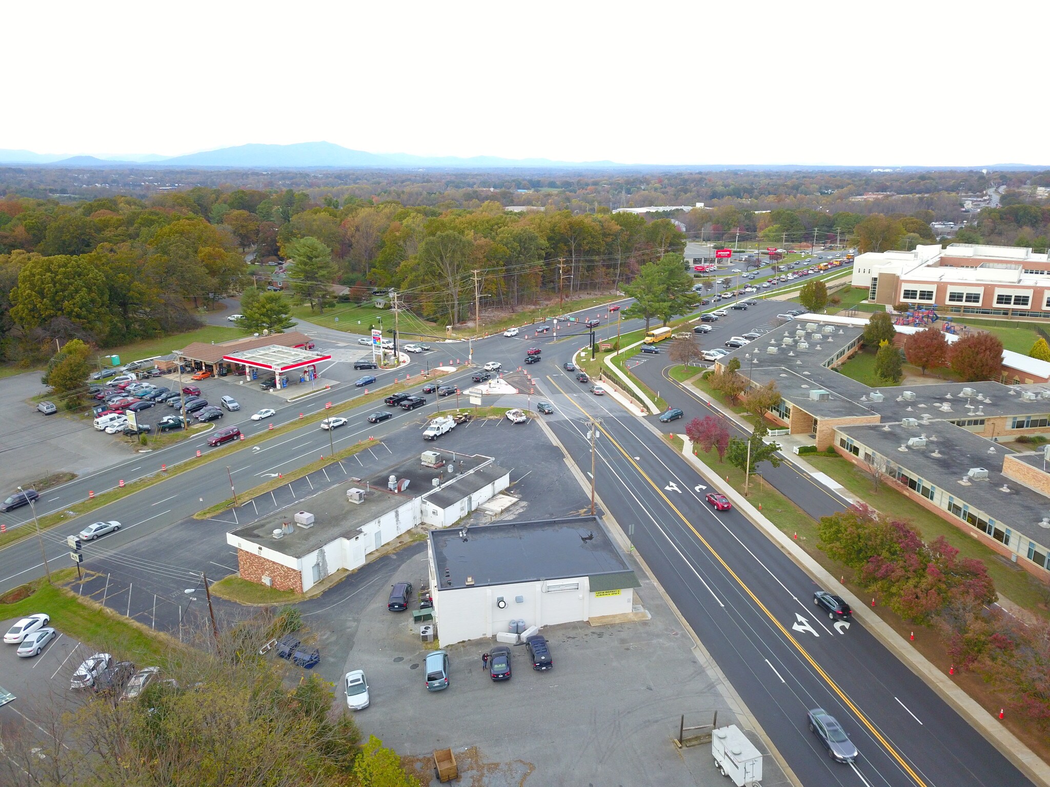 7106 Timberlake Rd, Lynchburg, VA à louer Photo de l’immeuble– Image 1 sur 20