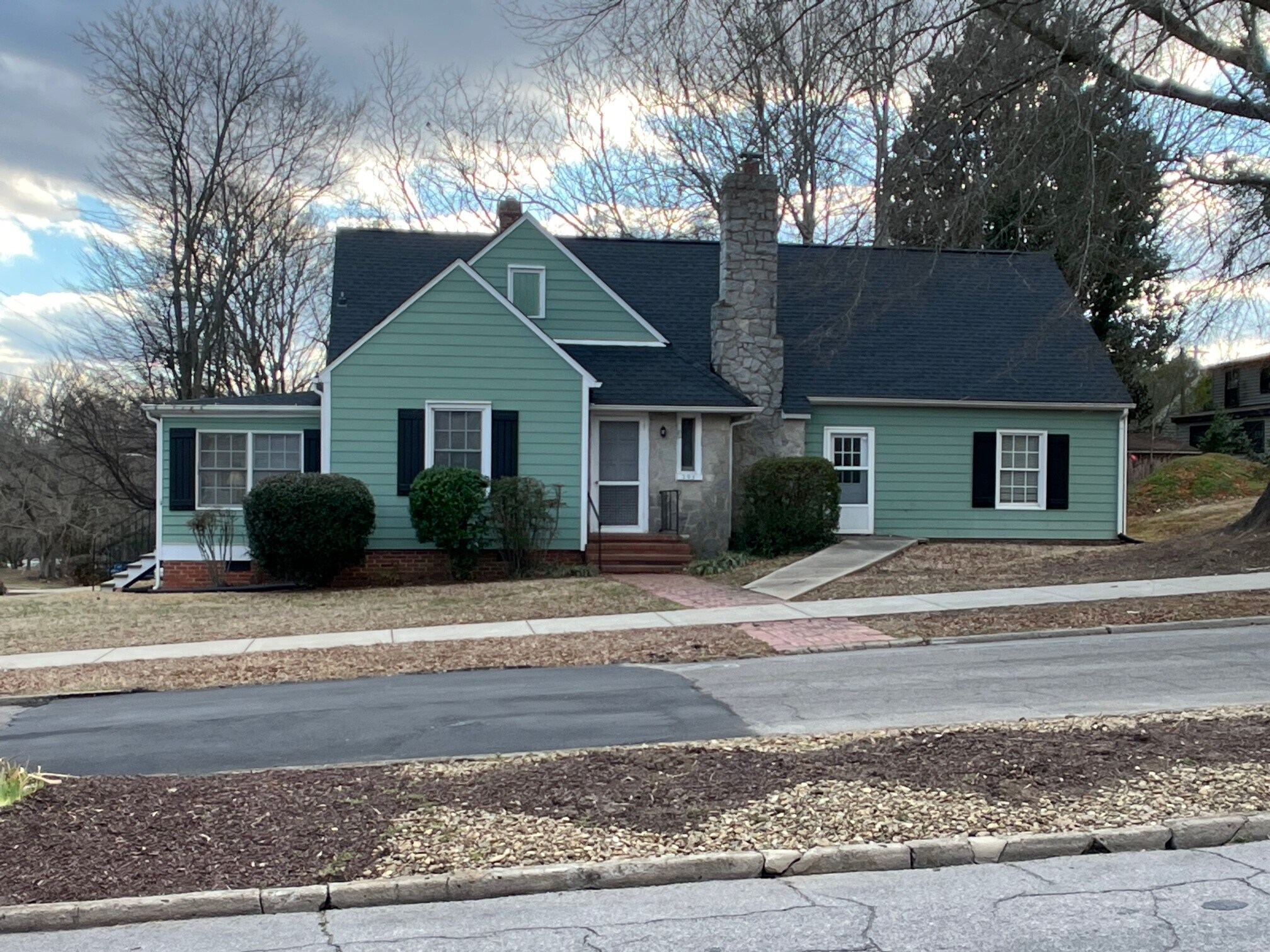 203 W Nash St, Louisburg, NC à louer Photo principale– Image 1 sur 22