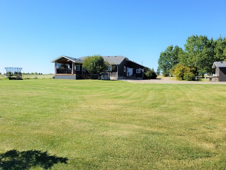 272210 Rge Rd 291 NE, Airdrie, AB à vendre - Photo de l’immeuble – Image 2 sur 35