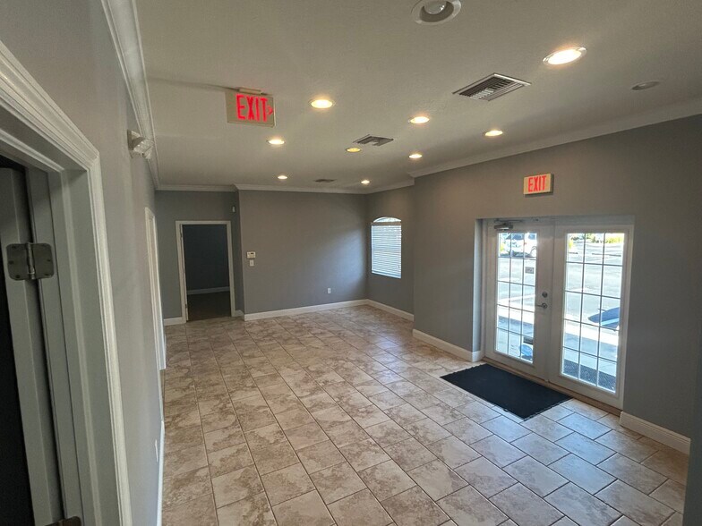 565 S Hercules Ave, Clearwater, FL à vendre - Photo de l’immeuble – Image 2 sur 10