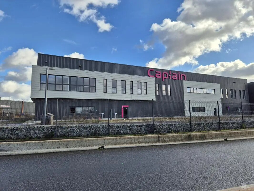 Industriel/Logistique dans Brie-Comte-Robert à louer Photo de l’immeuble– Image 1 sur 6