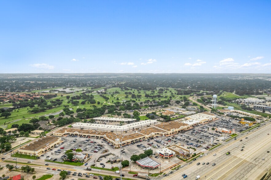 17360-17458 Hwy 290, Houston, TX à louer - Photo de l’immeuble – Image 2 sur 12