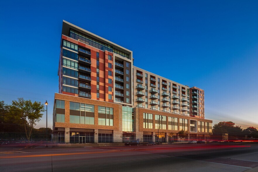 1004-1028 E Washington Ave, Madison, WI à louer - Photo de l’immeuble – Image 1 sur 22