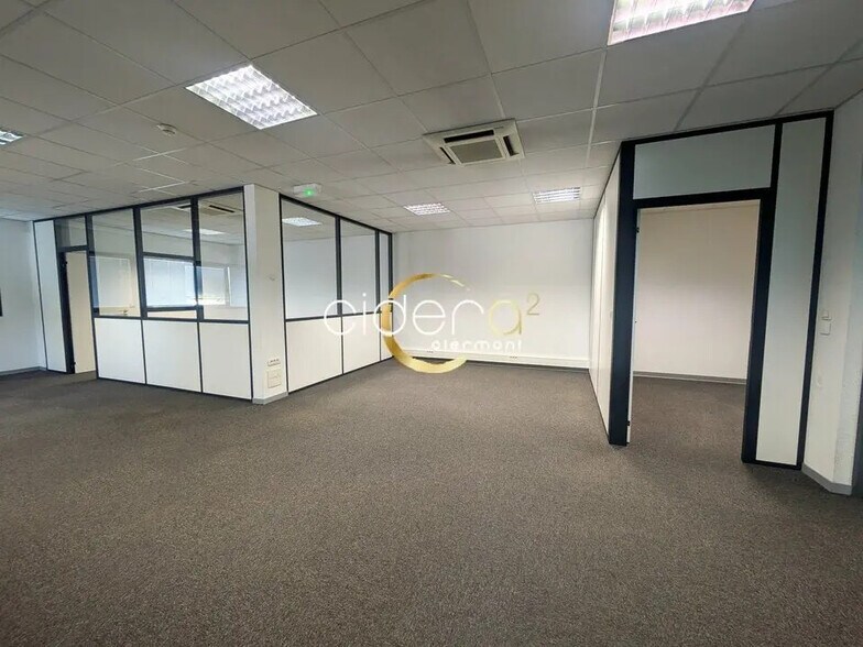 Bureau dans Aubière à louer - Photo de l’immeuble – Image 3 sur 7