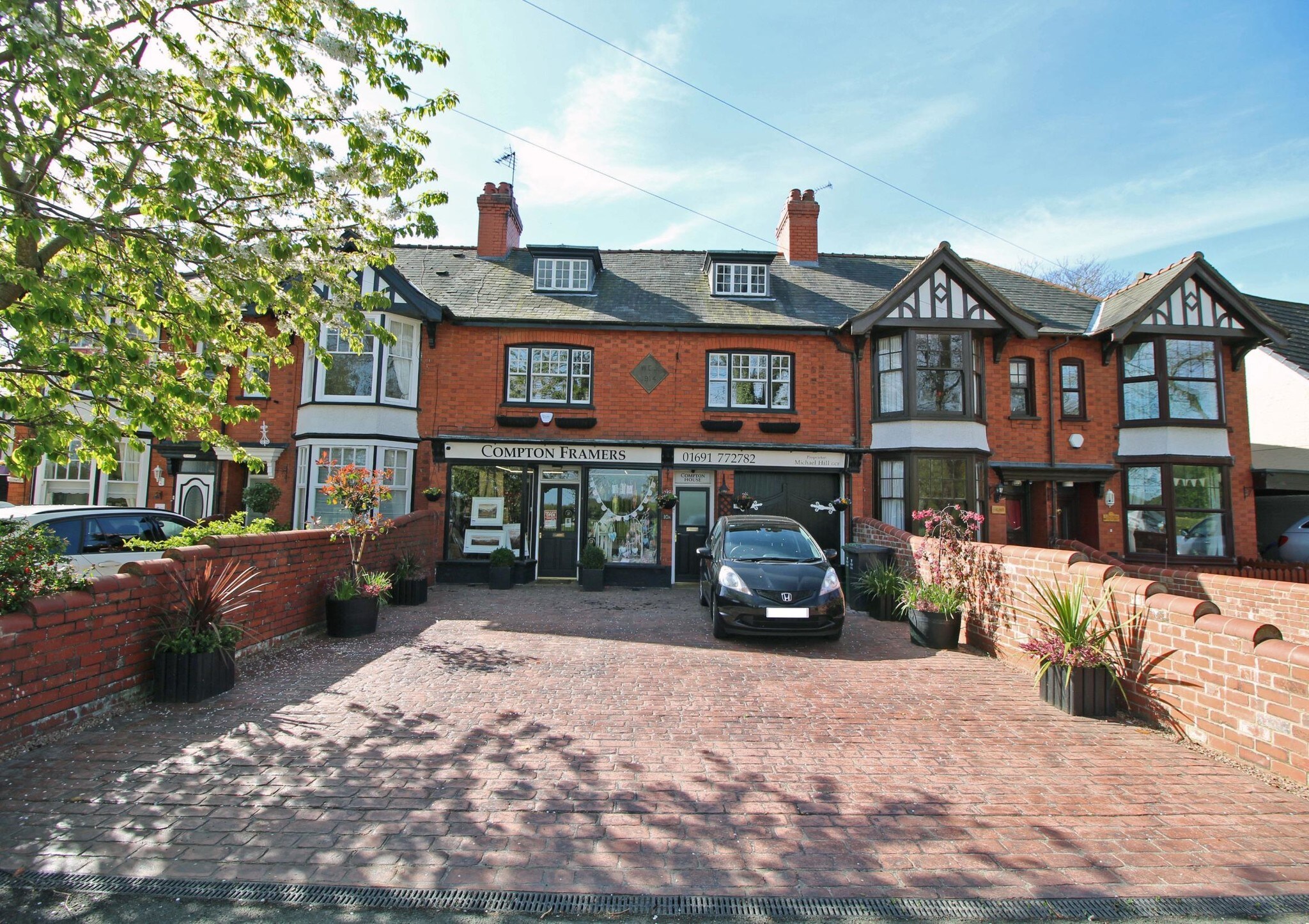 10-10A Station Ave, Wrexham à louer Photo principale– Image 1 sur 2