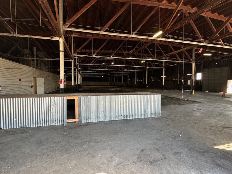 1234 S Aurora St, Stockton, CA à louer - Photo de l’immeuble – Image 2 sur 6