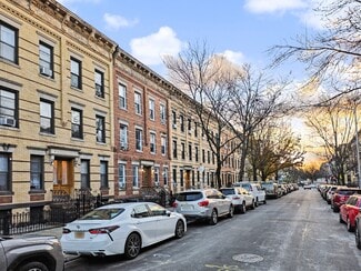 Plus de détails pour 1722 Putnam Ave, Ridgewood, NY - Logement à vendre