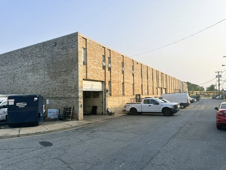 2300-2306 Perkins Pl, Silver Spring, MD à vendre - Photo de l’immeuble – Image 3 sur 12
