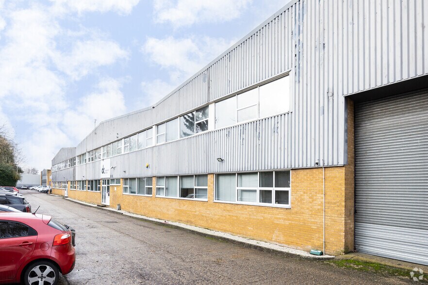 20 Eelmoor Rd, Farnborough à louer - Photo de l’immeuble – Image 3 sur 3