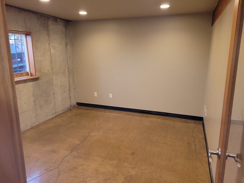 600 SW 13th St, Renton, WA à louer - Photo de l’immeuble – Image 3 sur 16