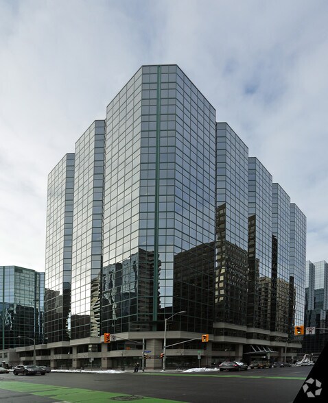 407 Laurier Ave W, Ottawa, ON à louer - Photo de l’immeuble – Image 1 sur 10