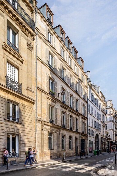 47 Rue Blanche, Paris à louer - Photo principale – Image 1 sur 10