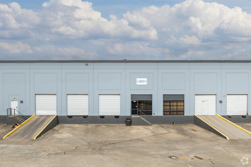 7100-7116 Cavalcade St, Houston, TX à louer - Photo de l’immeuble – Image 3 sur 5