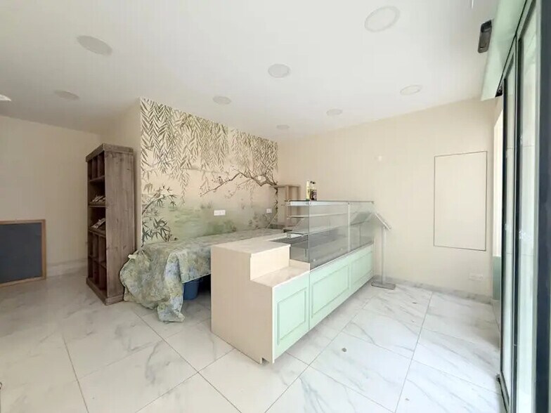 Local commercial dans Rueil-Malmaison à louer - Photo de l’immeuble – Image 2 sur 4